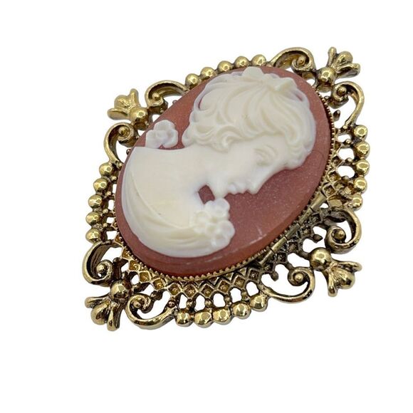 Vintage Avon Cameo Glace Brooch Pin Locket Gold Tone Filigree Trim Women - Picture 2 of 15